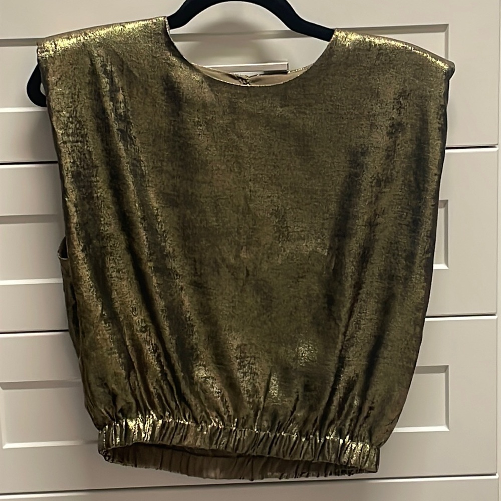 Metallic top